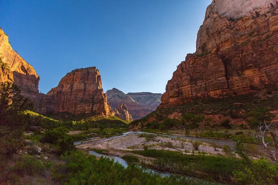 Wonderful Red Cave │Zion National Park Caverns